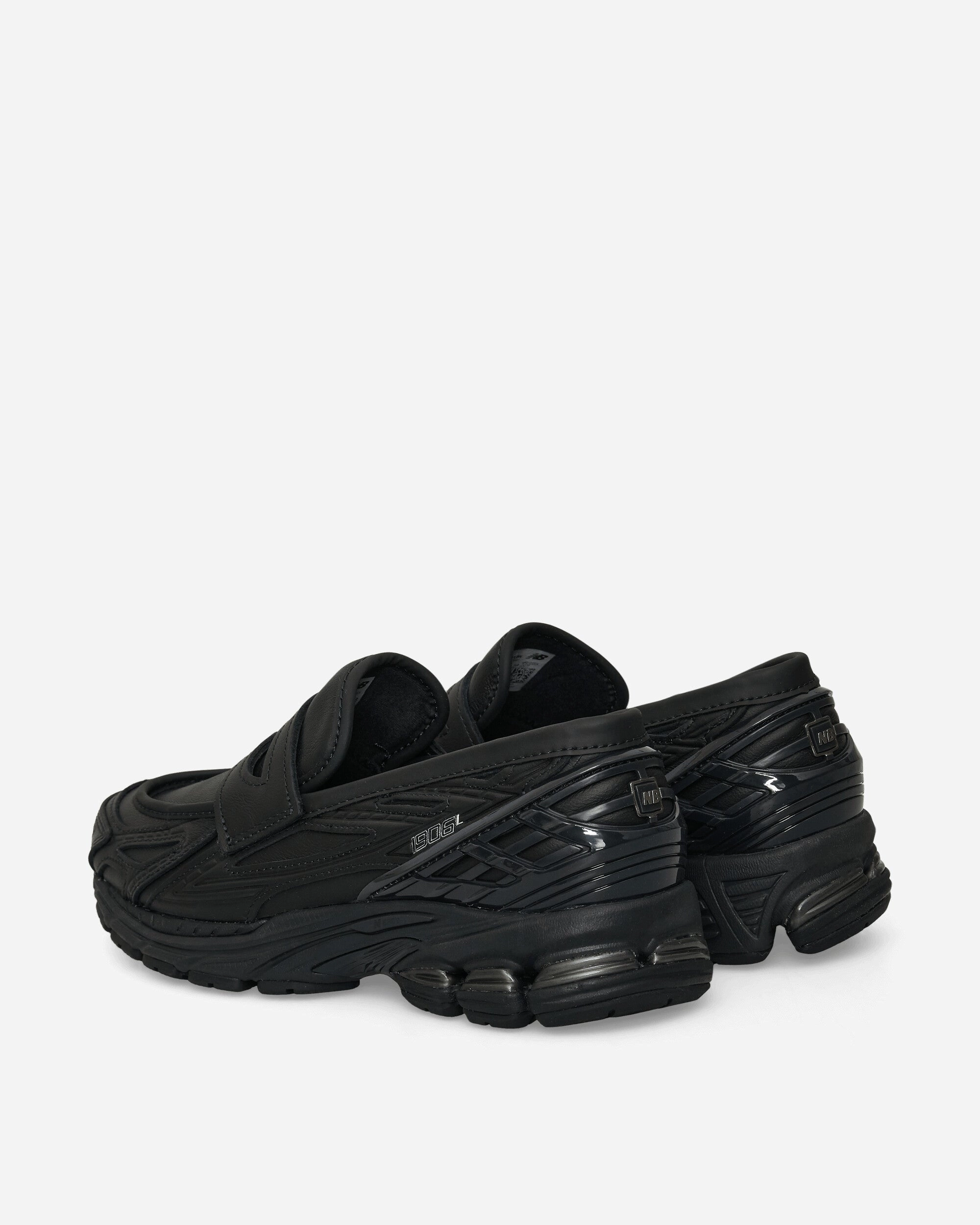 1906L Sneakers Black