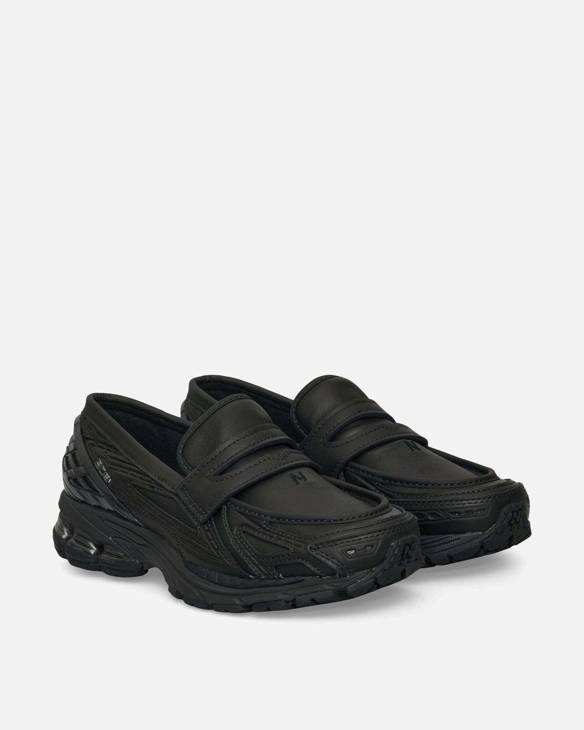 1906L Sneakers Black
