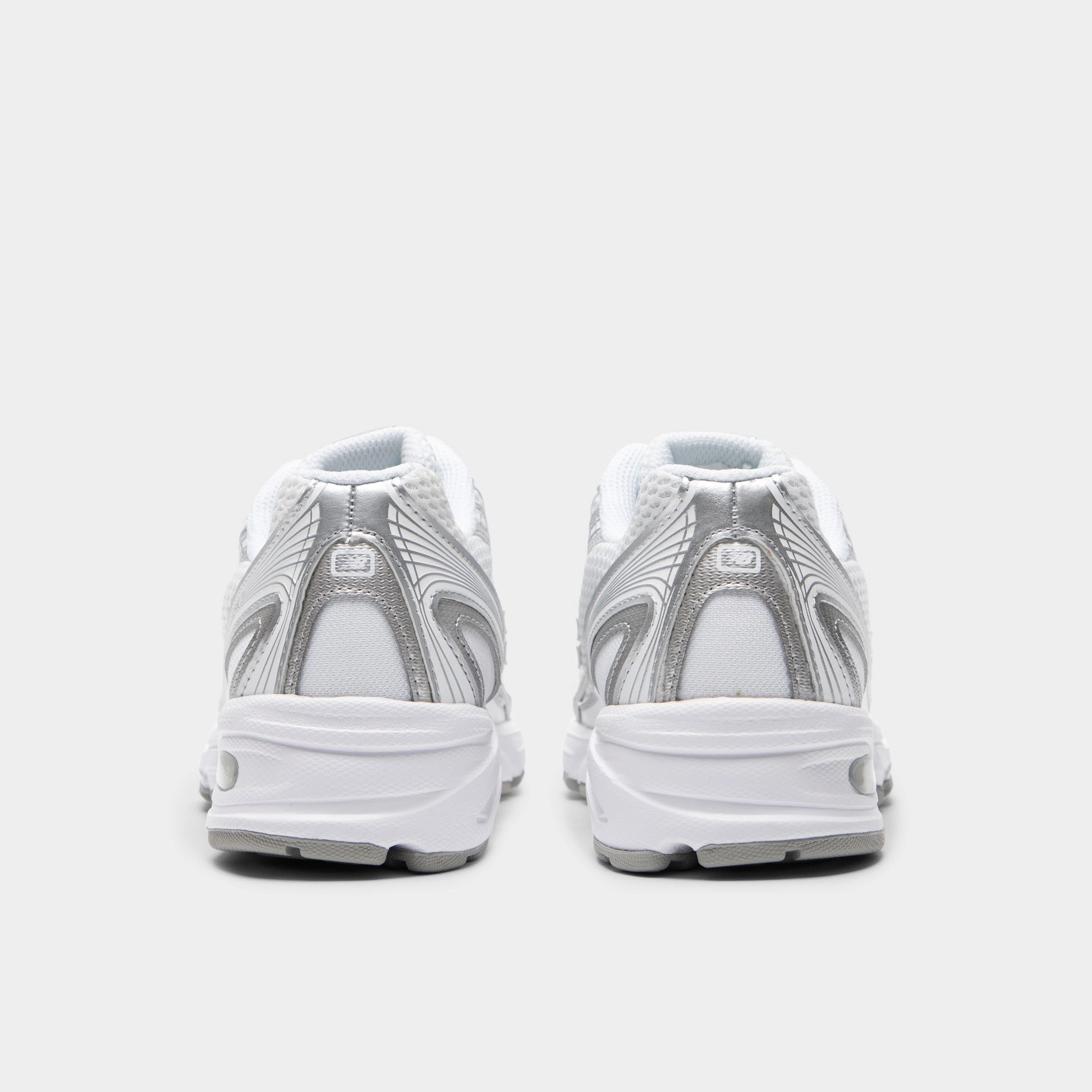 New Balance U740 / White / Silver Metallic
